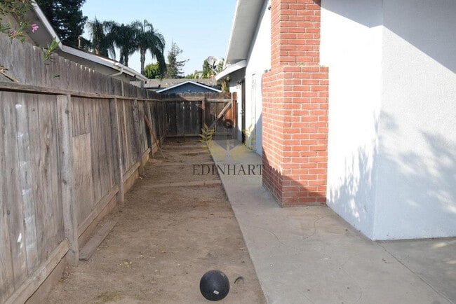 Building Photo - 5276 E Inyo St