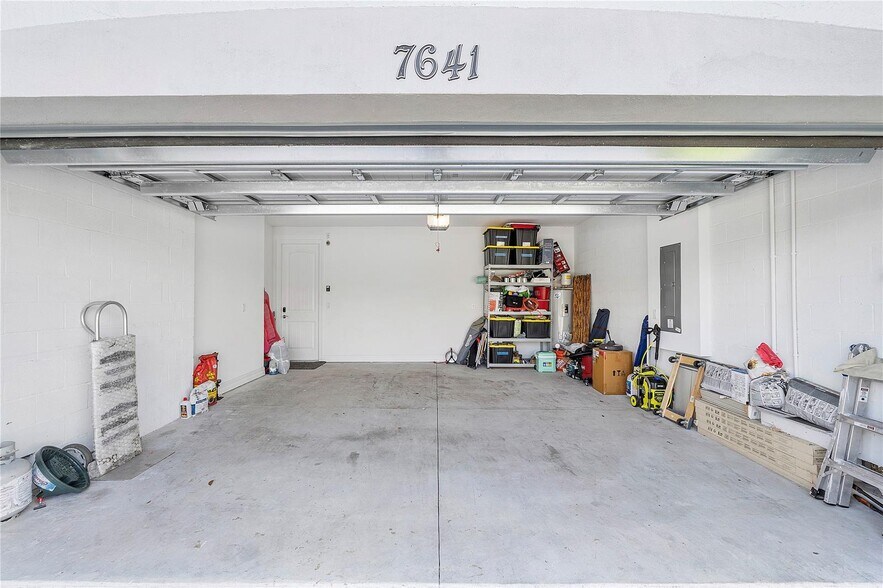 Building Photo - 7641 NW 84th Ln