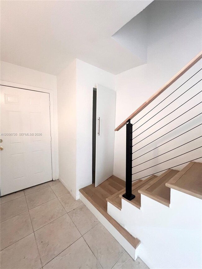 Building Photo - 3770 SW 59th Terrace