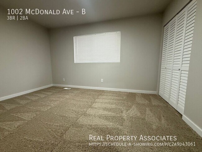 Building Photo - 1002 McDonald Ave