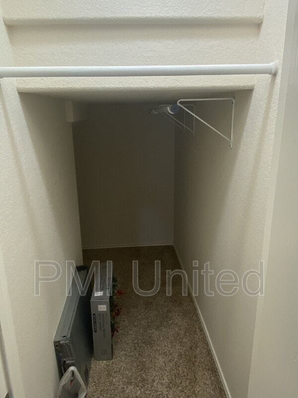 Building Photo - 3805 Oceanview Dr