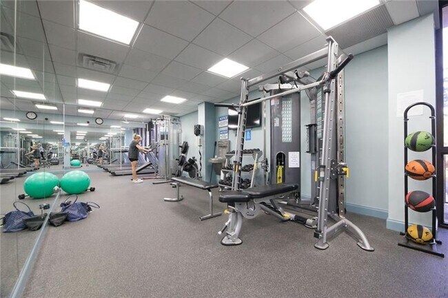 Building Photo - 4900 N Ocean Blvd