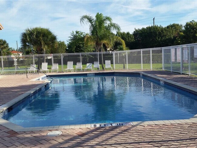 Building Photo - 10924 SW 182nd Ln