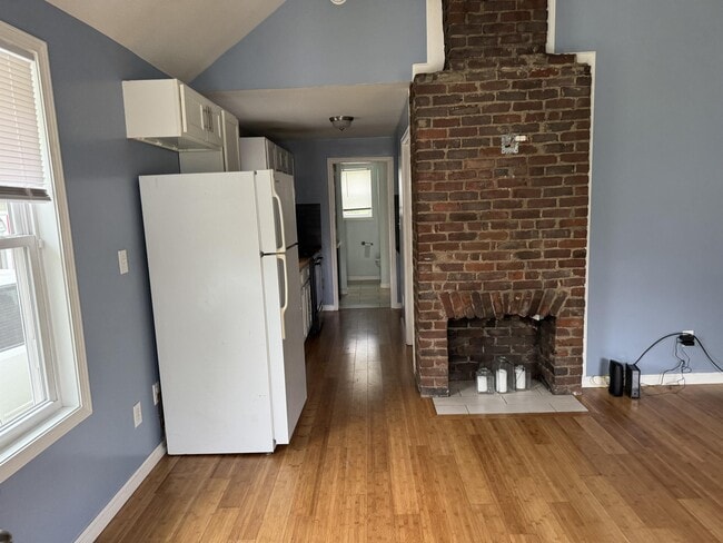 Building Photo - 633 Ohio St