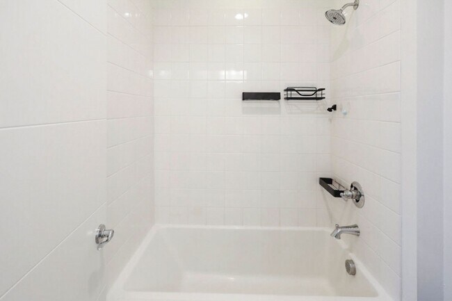 Building Photo - Summerlin Beauty With Bed and Bath On 1st Floor