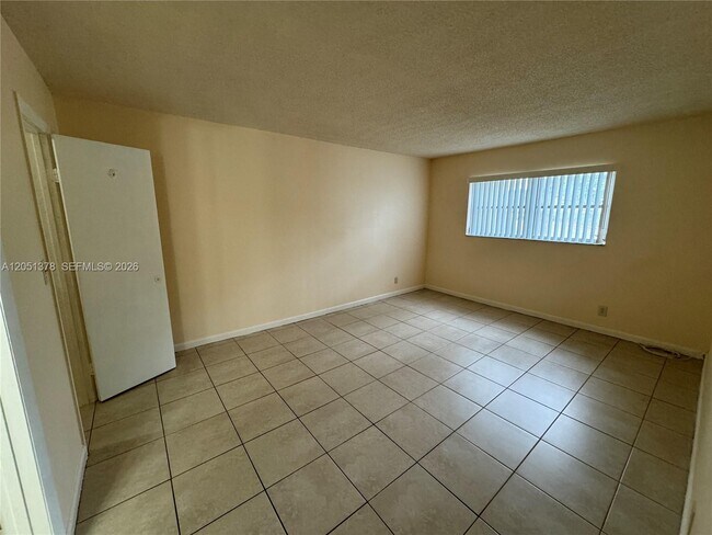 Building Photo - 6505 Winfield Blvd
