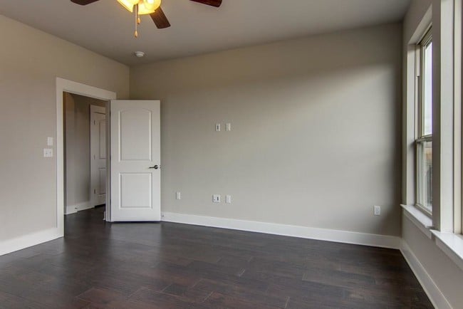 Building Photo - 9503 McKnight Lp