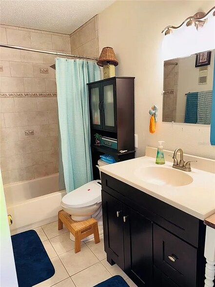 Building Photo - 1655 58th Terrace S