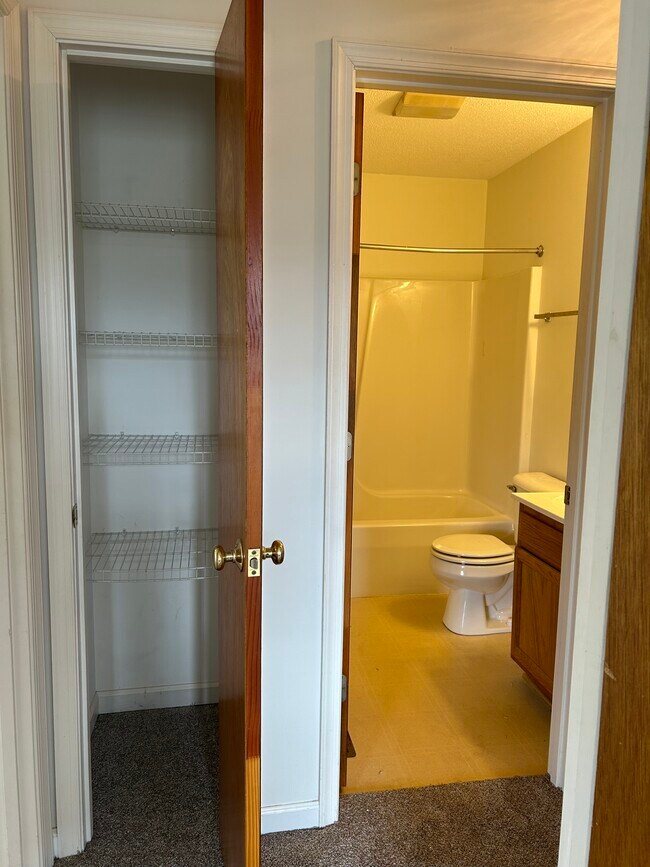 Upstairs bath and linen closet - 609 Florence Ave