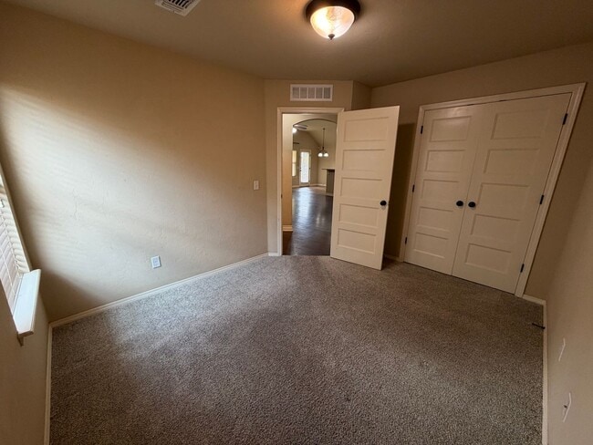 Building Photo - Beautiful and Cozy 3bed/2bath with an Office Available in North Norman!