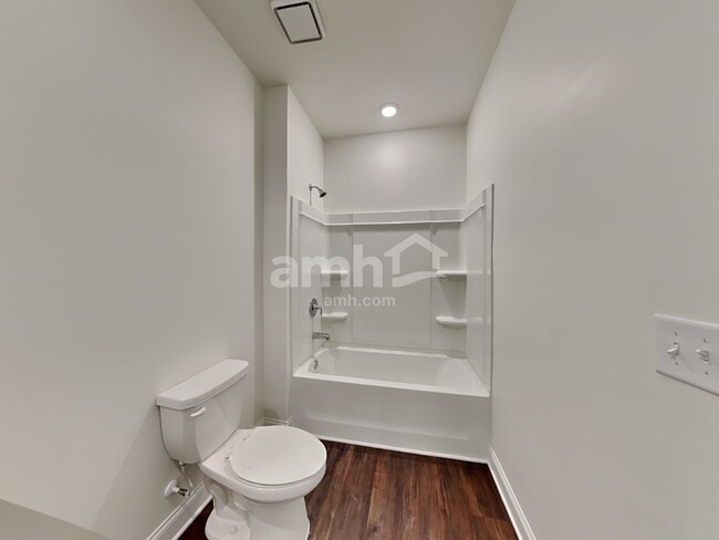 Building Photo - 2003 Windsor Park Ave