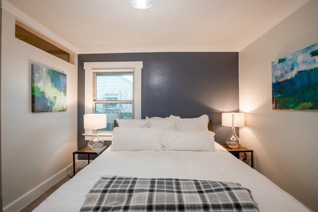 Building Photo - 1285 Parkway Ave