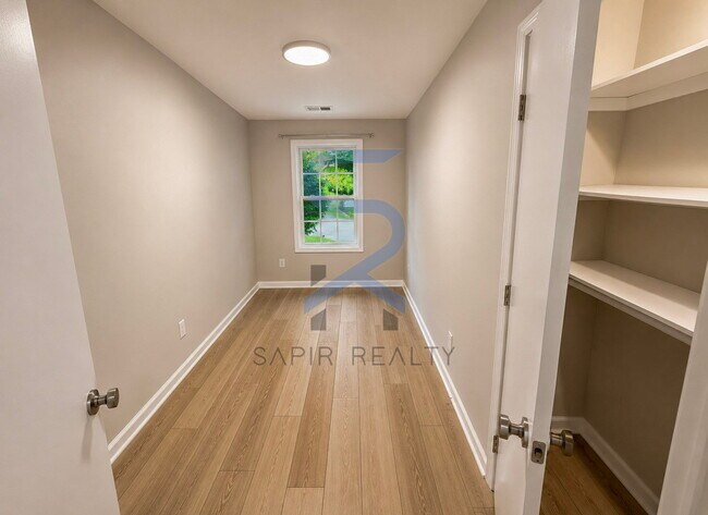 Building Photo - PRELEASING! Spacious & Stunning 5BR/3BA in the Heart of North Druid Hills