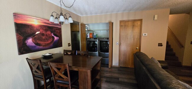 Building Photo - 2831 N Walnut Hills Dr