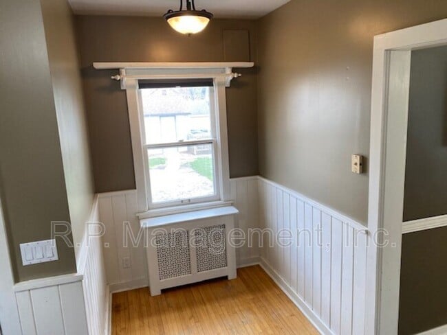 Building Photo - 4221 Harriet Ave