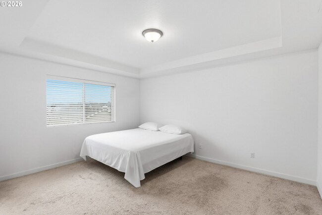 Building Photo - Stunning 3 Bedroom with Bonus Room | Solar Panels, Stainless Steel Appliances & Fenced Backyard