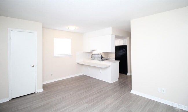 Building Photo - 10151 Guidy Ln