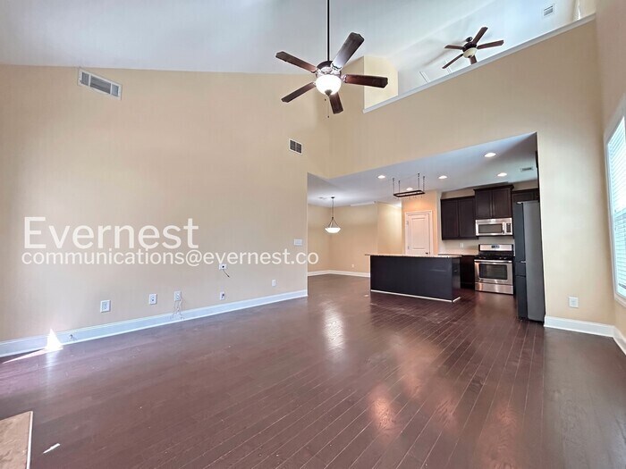 Building Photo - 1500 Drew Dr