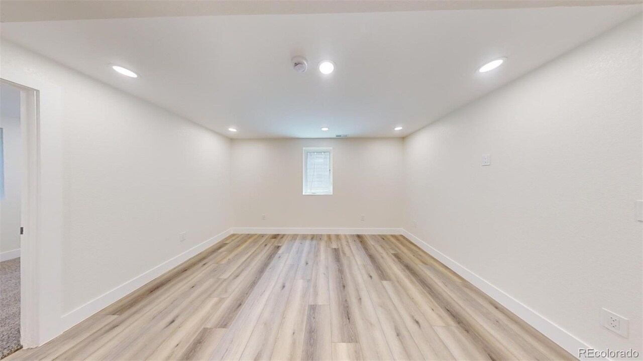 Building Photo - 11000 Larry Dr