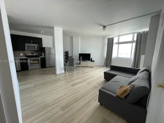 Building Photo - 7135 Collins Ave