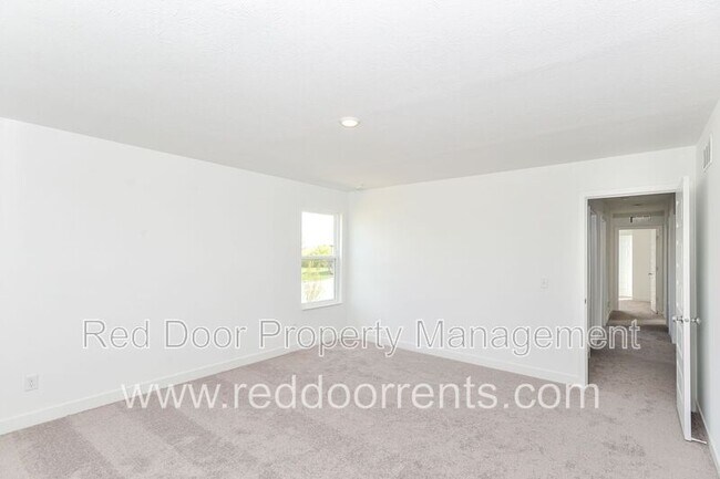 Building Photo - 1564 Mitis St