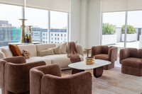 Building Photo - KINGSLEY PARK APARTMENTS