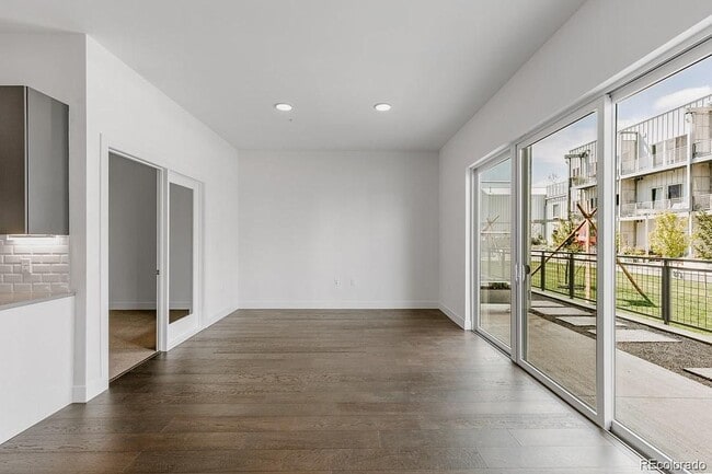 Building Photo - 2525 Arapahoe St