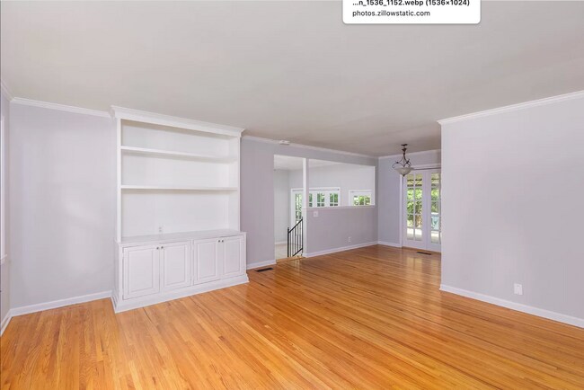 Building Photo - 260 Binkley Dr