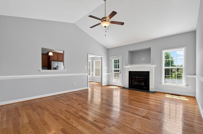 Building Photo - 147 Watersedge Ln