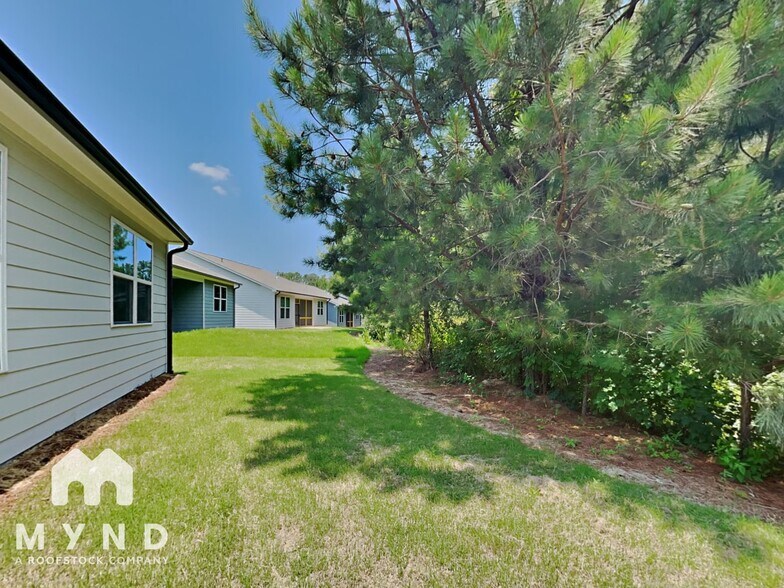 Building Photo - 707 Riverwood Pass
