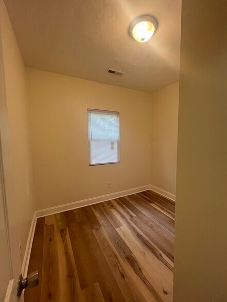 2nd Bedroom - 405 Maplewood Ave NE