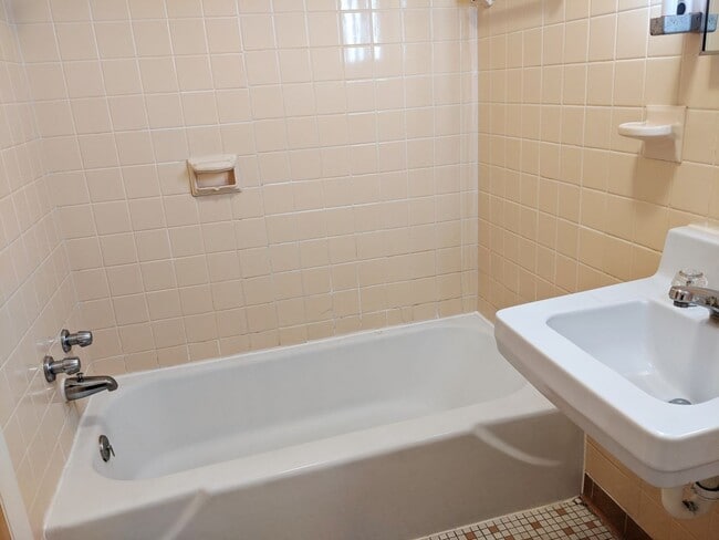 Building Photo - Sassafras Apartments