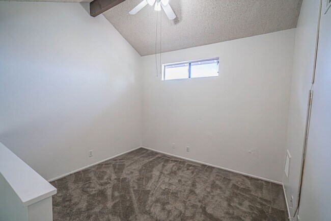 Building Photo - Charming 2-Bedroom Condo with Loft in the American Beauty Community of Canyon Country