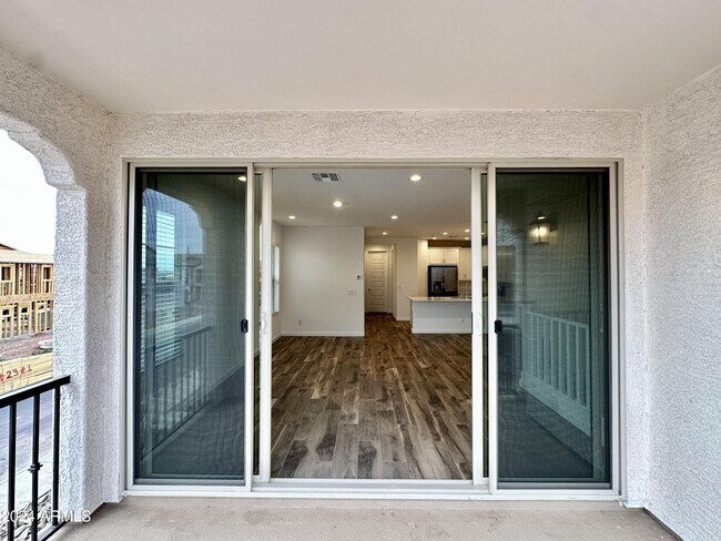 Building Photo - 4043 E Brisa Dr