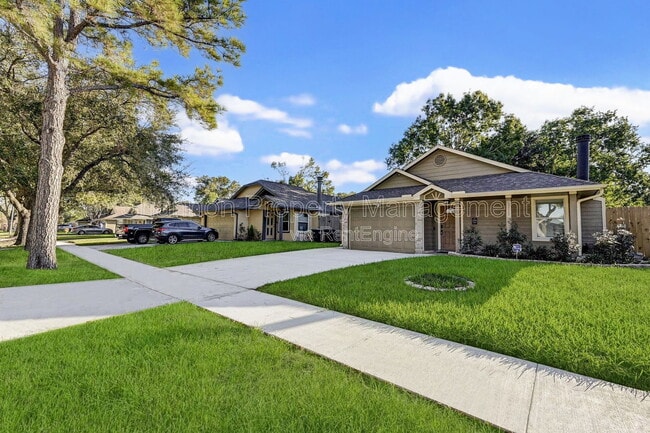 Building Photo - 14027 Blue Falls Dr