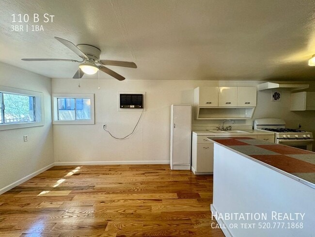 Building Photo - 110 B St