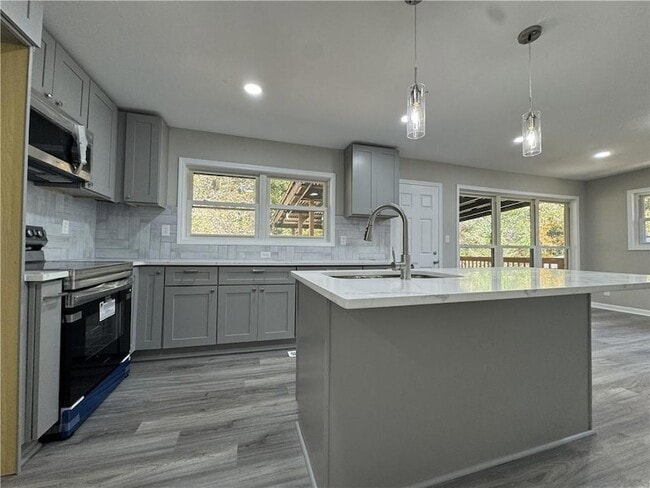 Building Photo - 3489 Creighton Rd SW