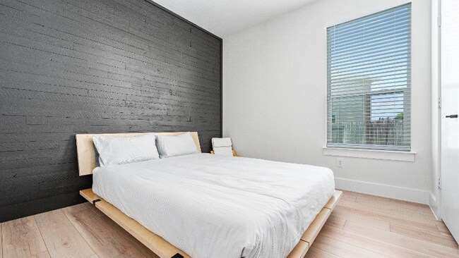 Building Photo - 9228 Lonesome Oak Drive