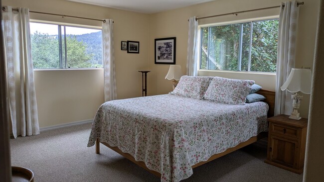Building Photo - Furnished Mountain Oasis in Felton!
