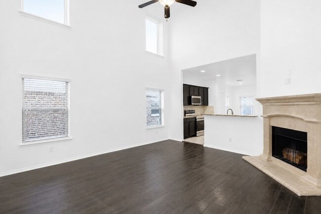 Building Photo - 9113 Holliday Ln