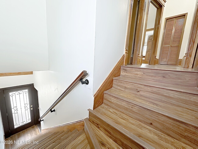 Building Photo - 138 E Duval St