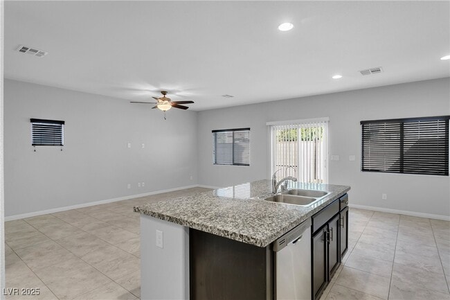 Building Photo - 9404 Sand Tiger Ave