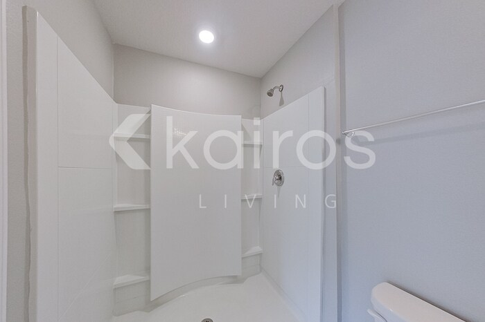 Building Photo - 241 Monarch Ln