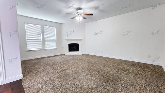 Building Photo - 3808 Hazelhurst Dr