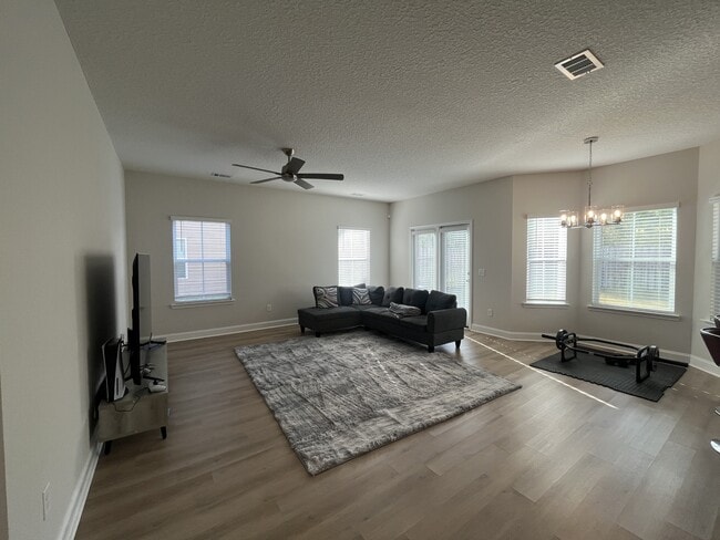 Building Photo - 1211 Grayson Ave