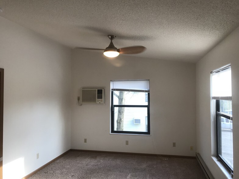 Building Photo - 4180 Jannie Dr