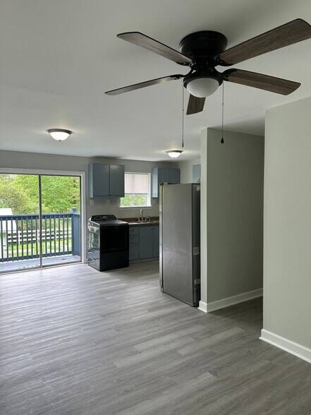 Building Photo - 15260 Sam George Rd