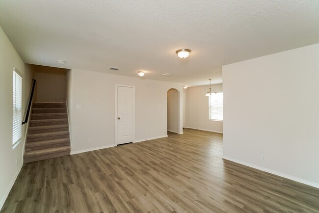 Building Photo - 5018 Blue Ranch