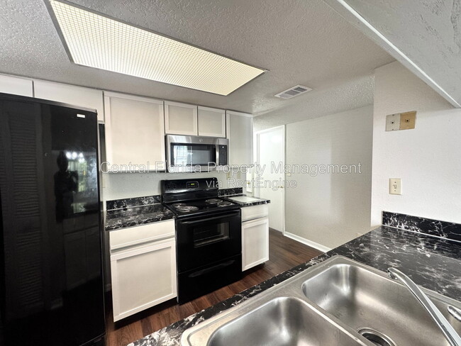 Building Photo - 2807 Rio Grande Trail
