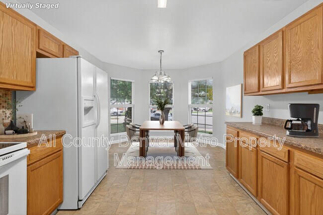 Building Photo - 5241 Helena St